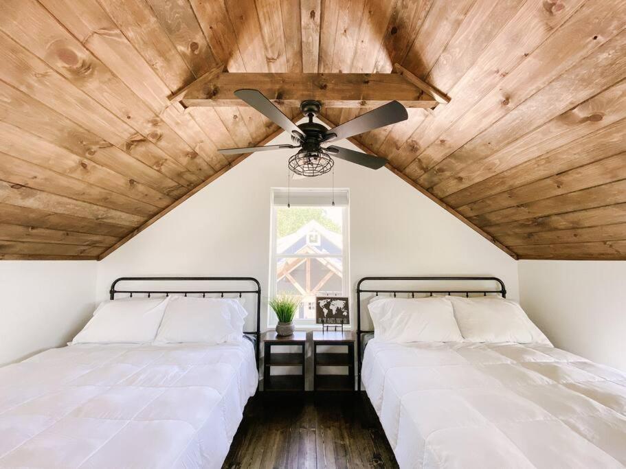 דירות פיג'ן פורג' Modern Smoky Mountain Tiny House מראה חיצוני תמונה
